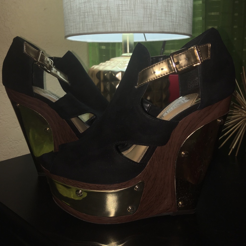 Black Wedges